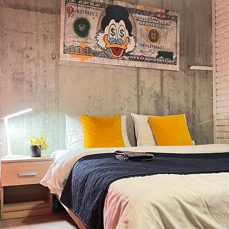 Moonlight Hostel Lviv Extérieur photo