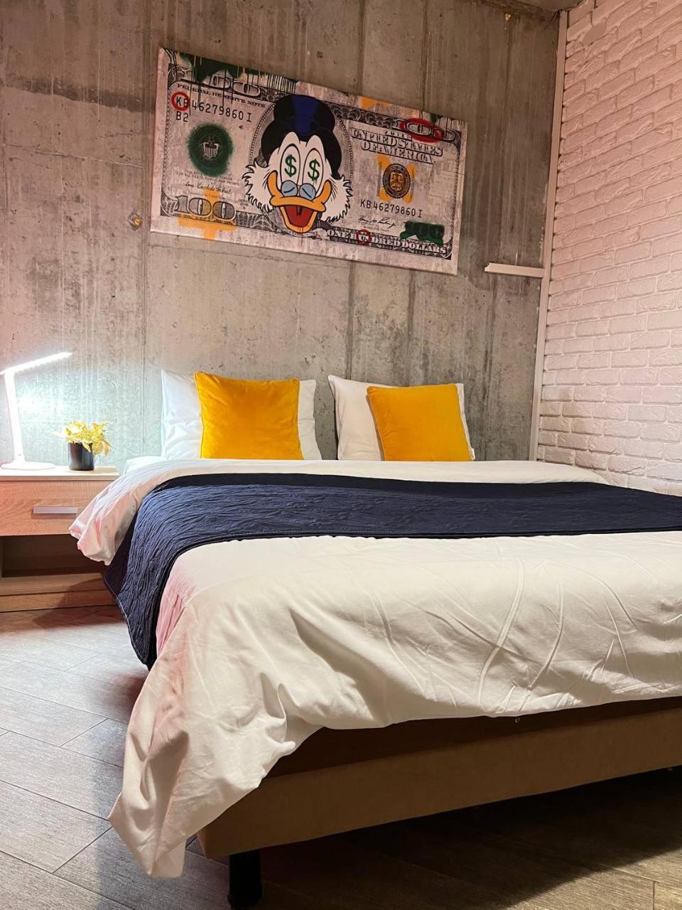 Moonlight Hostel Lviv Extérieur photo