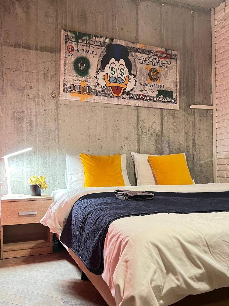 Moonlight Hostel Lviv Extérieur photo