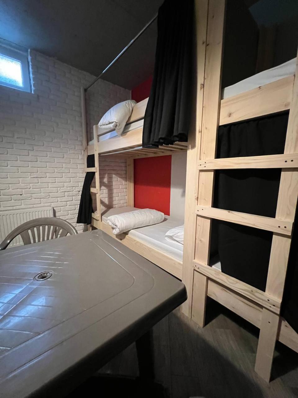 Moonlight Hostel Lviv Extérieur photo